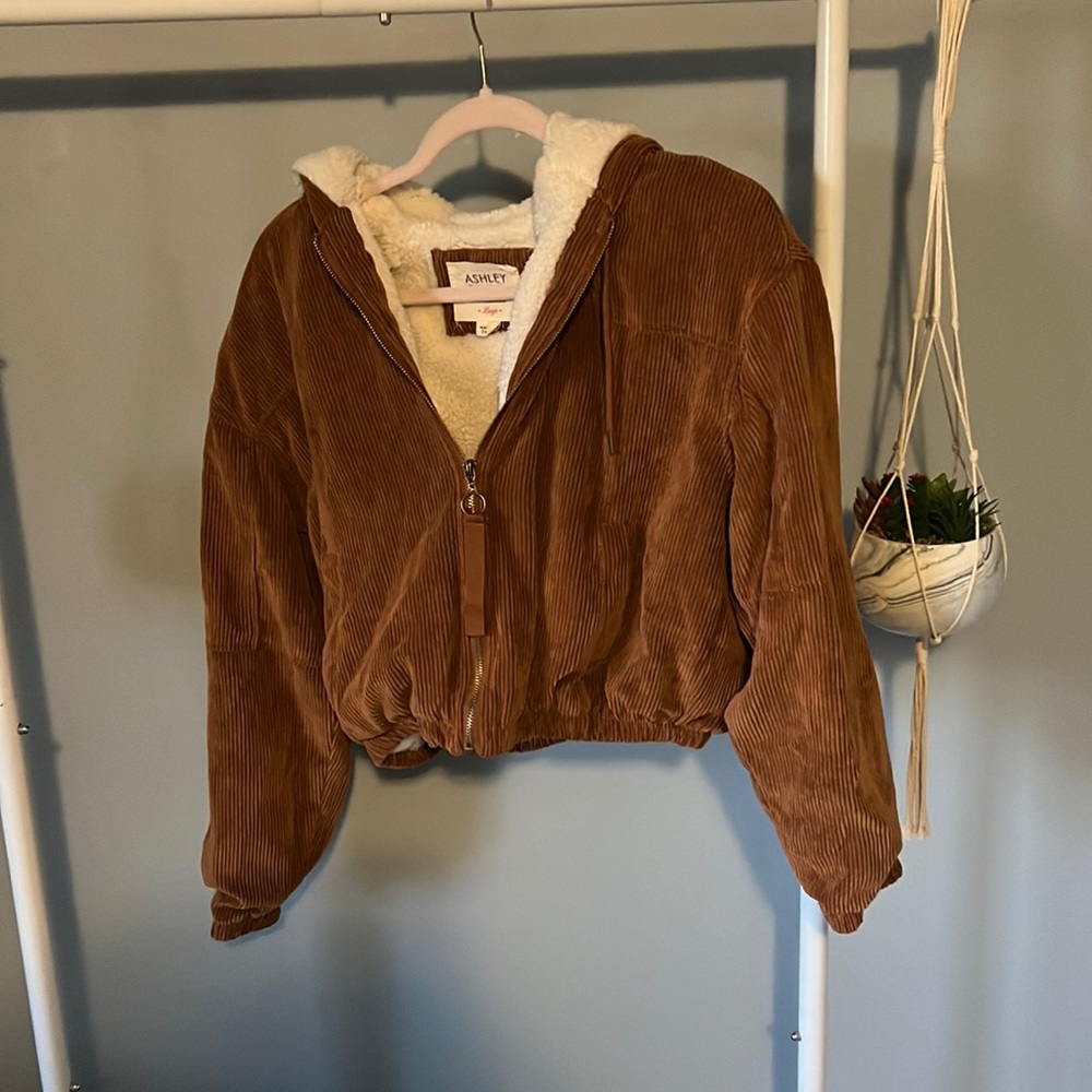 Crop zip up